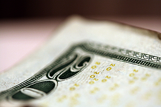 1/80  f/3.2 ISO 400. Canon Rebel XT  Canon EF-S 60mm f/2.8 macro.